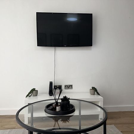 Luxury - Smart Tv - Fast Wifi - Near Utilitia Arena & Icc Apartment Birmingham Bagian luar foto