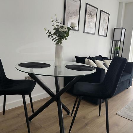 Luxury - Smart Tv - Fast Wifi - Near Utilitia Arena & Icc Apartment Birmingham Bagian luar foto